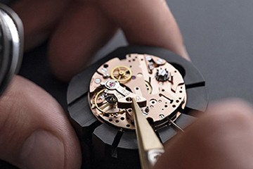 更换长沙江诗丹顿石英表电池